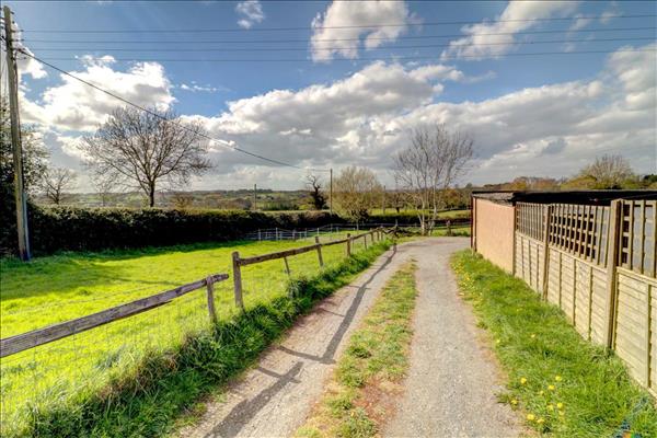Crossways Cottage, Nuneaton Road, Fillongley, Warwickshire